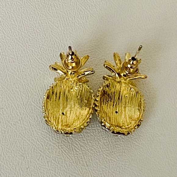 Elegant Gold Pineapple Earrings - Picture 6 of 7